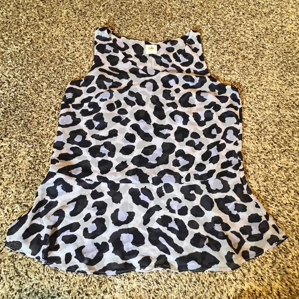 Cabi Womens Grey Leopard Print Peplum V-Neck Sleeveless Blouse Top Size S